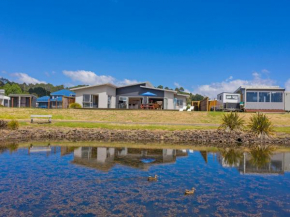 Lake on Scott - Cooks Beach Holiday Home